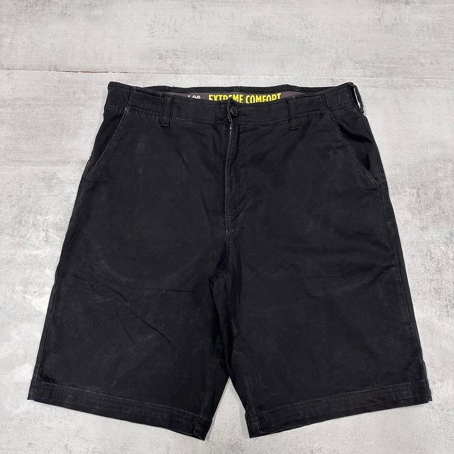Mens Lee shorts W34