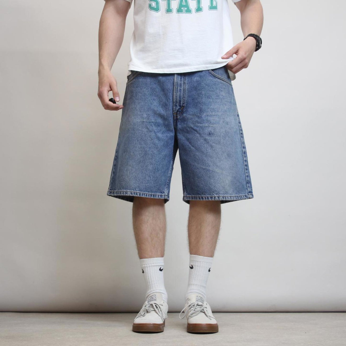 Mens Levi’s denim shorts W38
