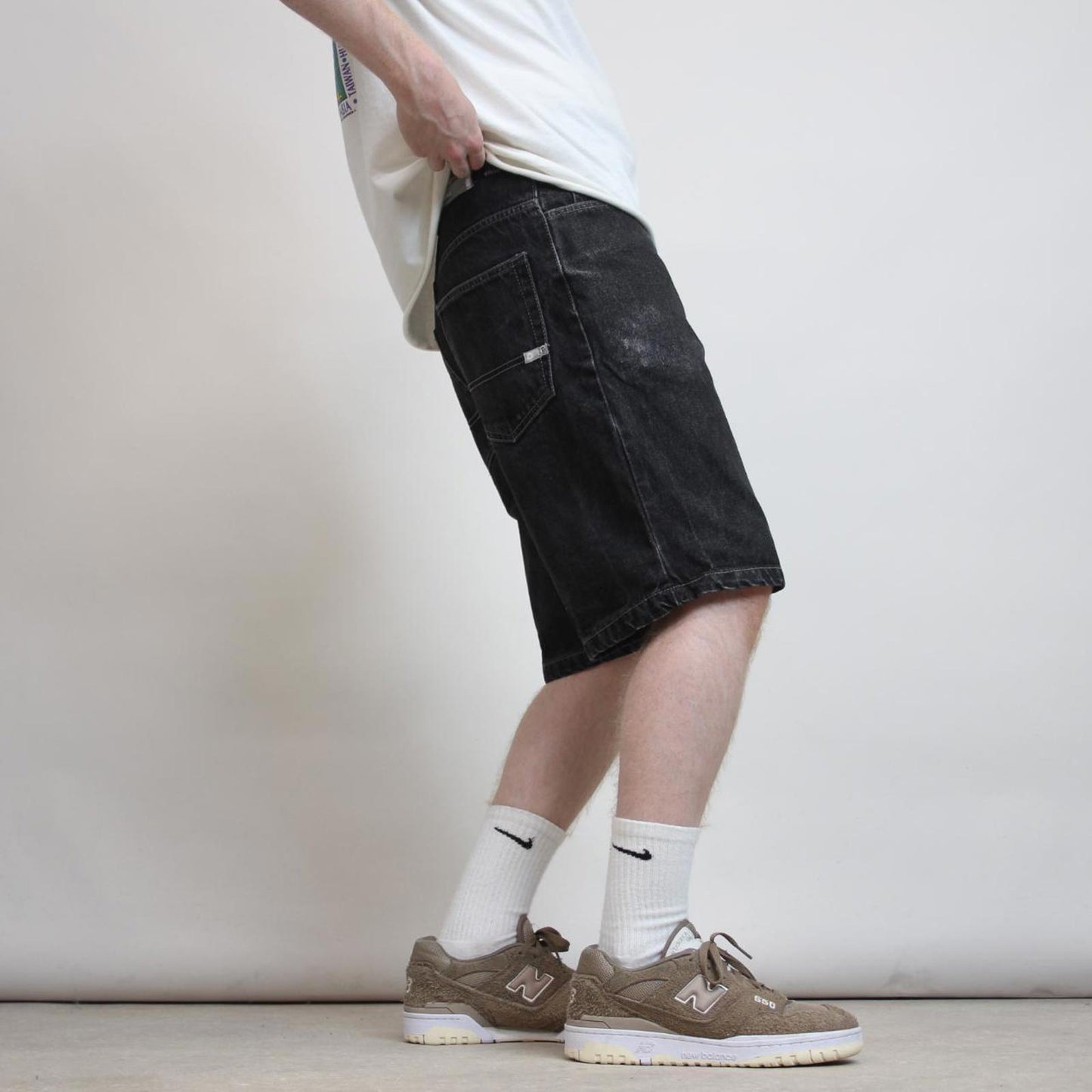 Black Southpole jean shorts W30 loose thick denim rare 90s skater style jorts