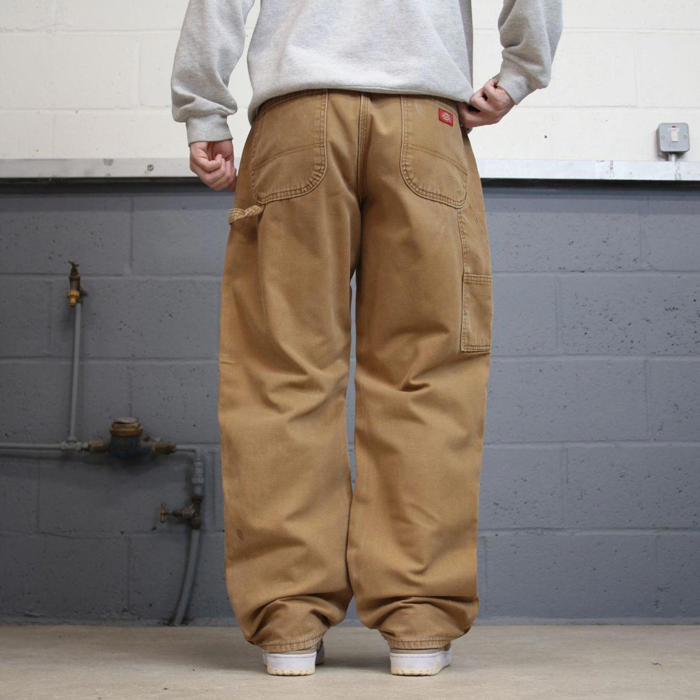 Tan Dickies carpenter jeans W36L32 loose baggy canvas cargo 90s skate style pants patch logo