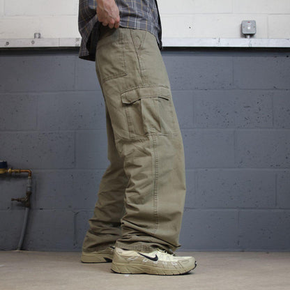 Baggy Wrangler cargo pants y2k khaki W32L34 Loose leg 2000s style skater work pants