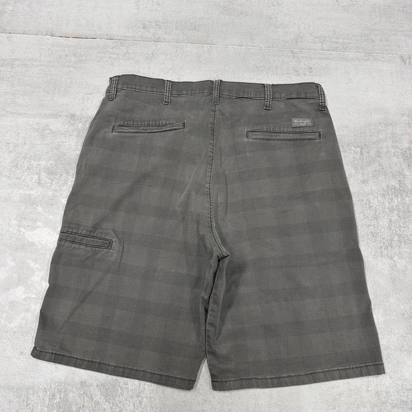 Baggy Wrangler carpenter shorts W34