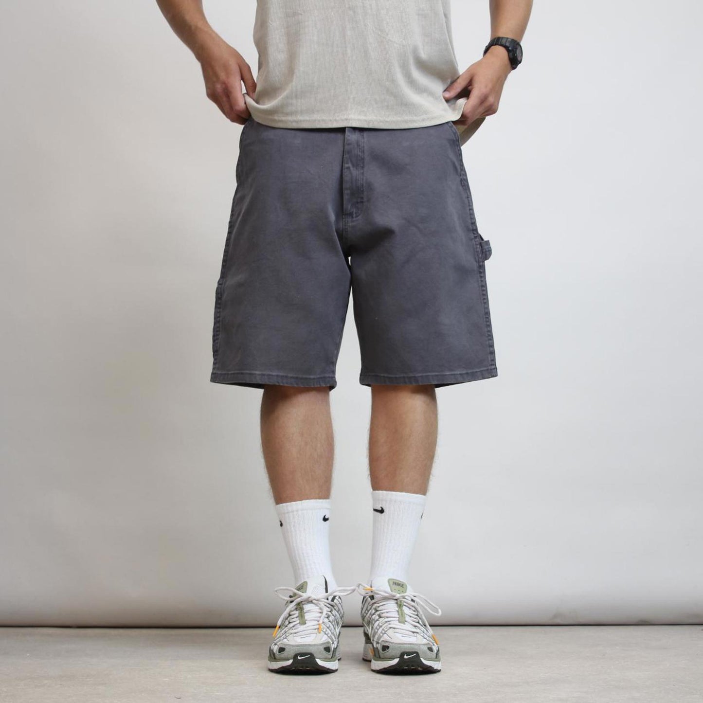 Mens baggy Wrangler carpenter jorts W38