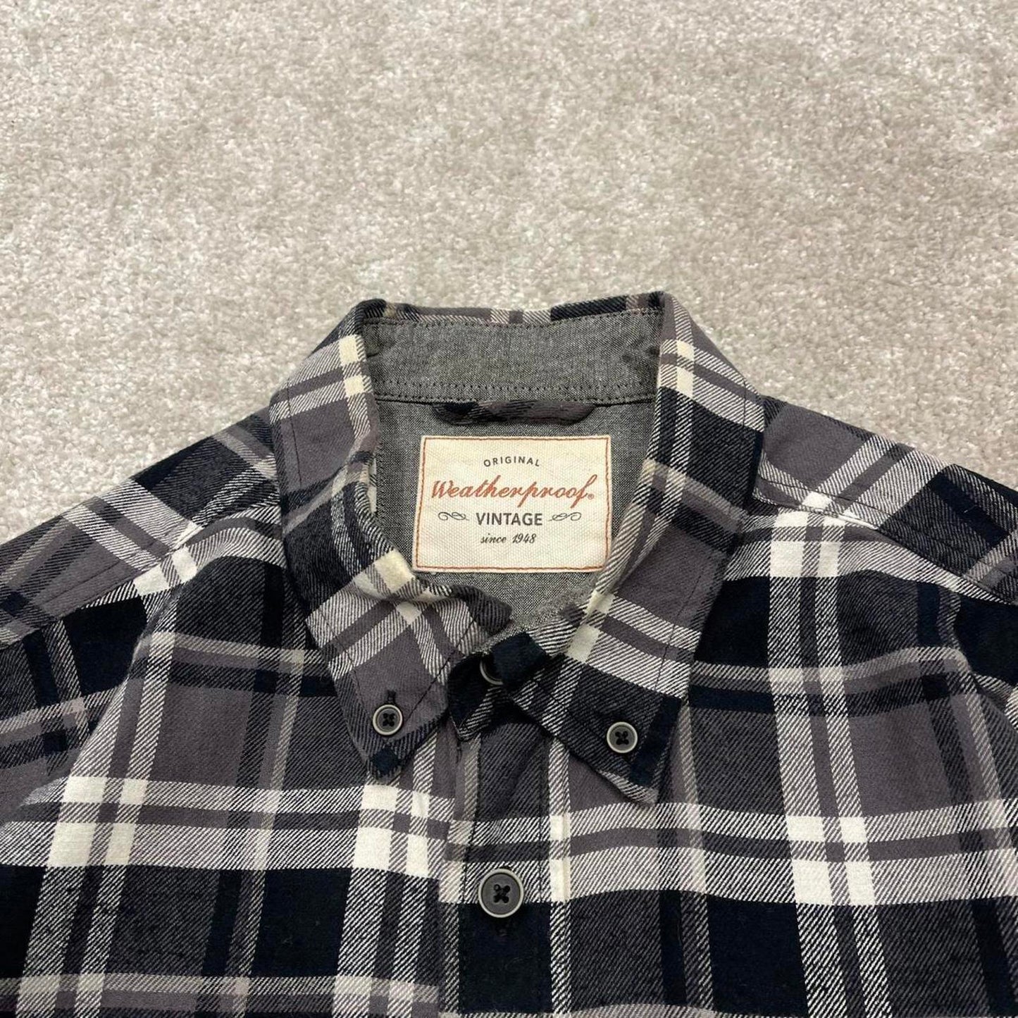 Checkered plaid flannel shirt autumnal M black Weatherproof men's long sleeve button up y2k style