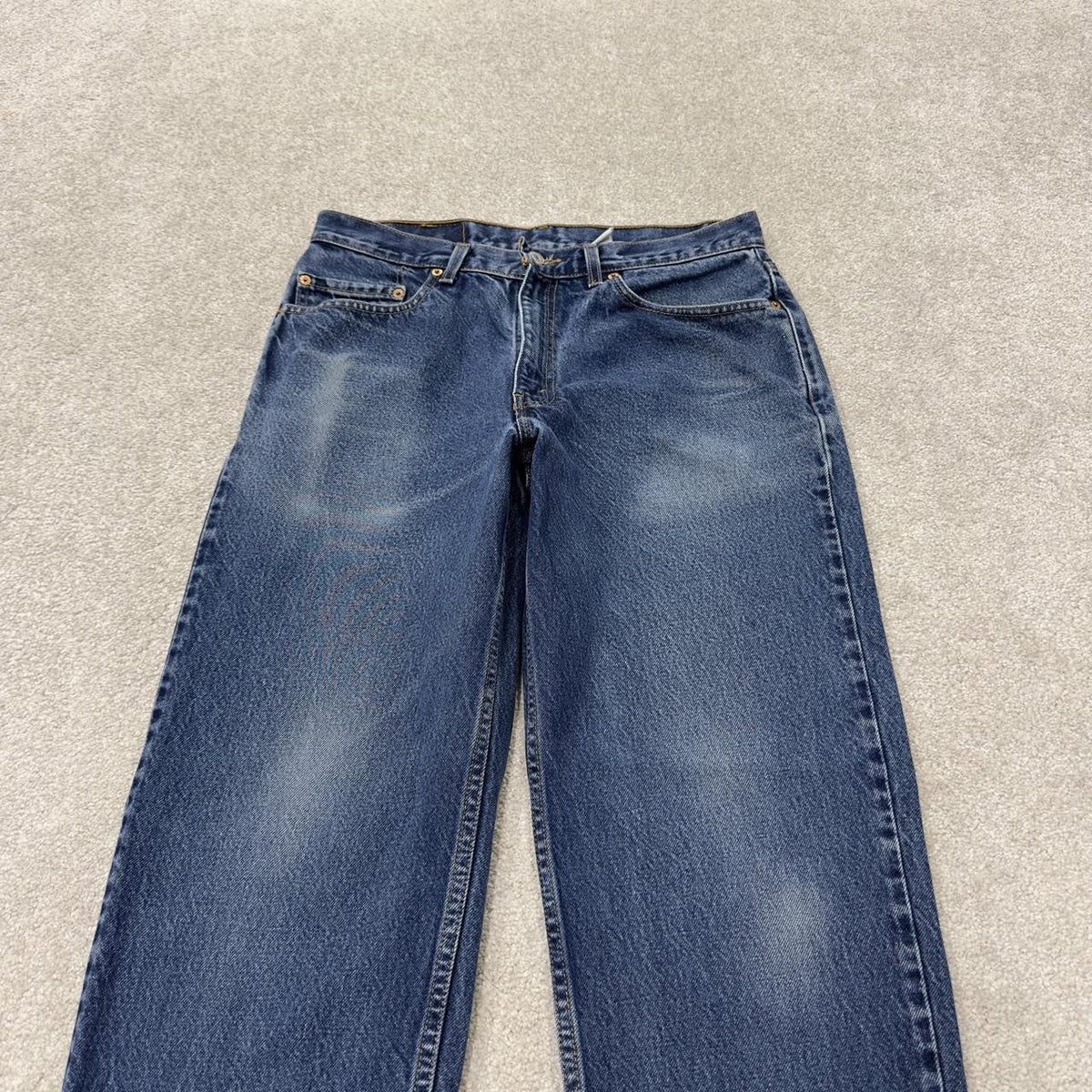 Levi’s 550 jeans Y2K blue denim Levi’s loose straight leg 2000s style pants red tab logo