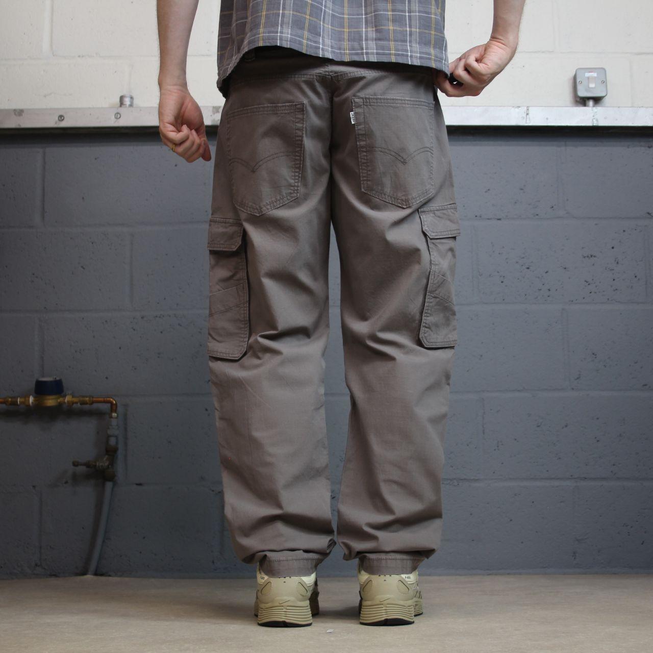 Levi’s cargo pants y2k grey W36L30 Straight leg work pants, white tab logo