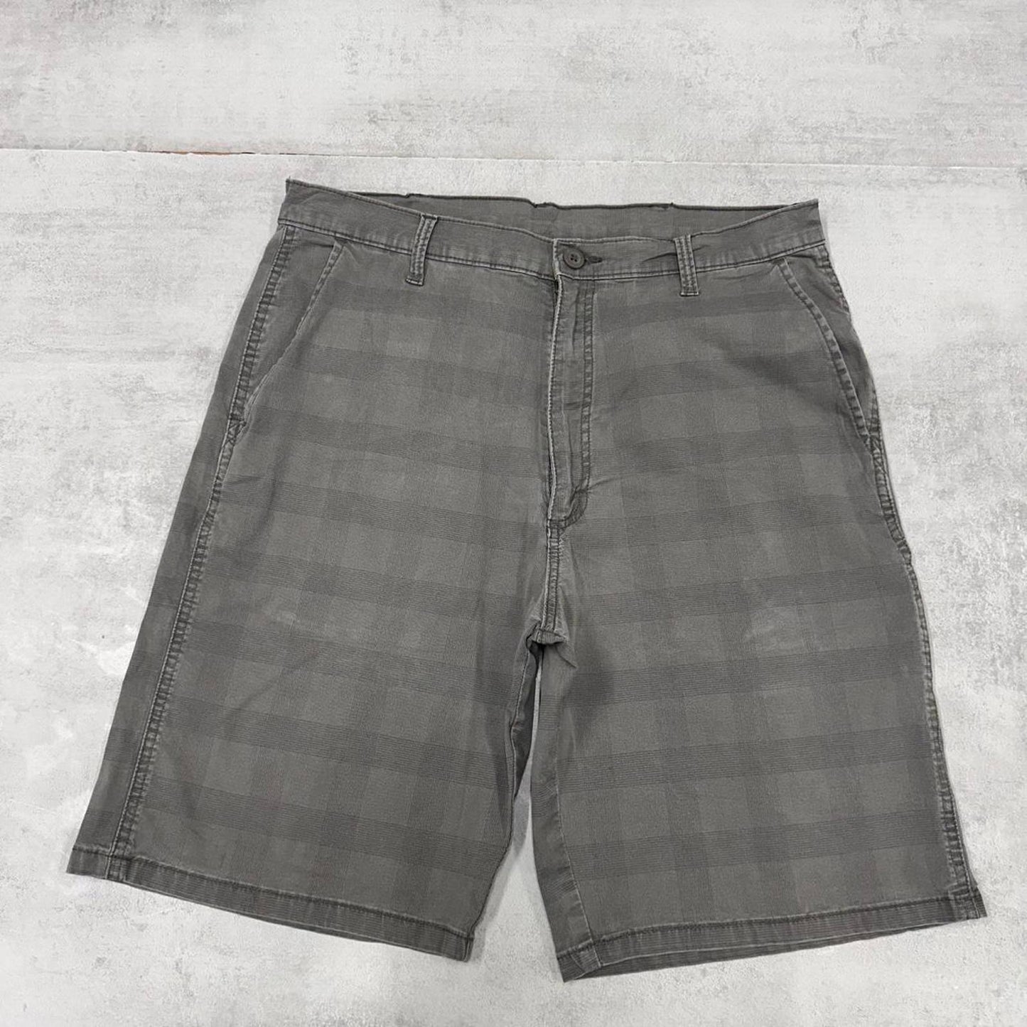 Baggy Wrangler carpenter shorts W34