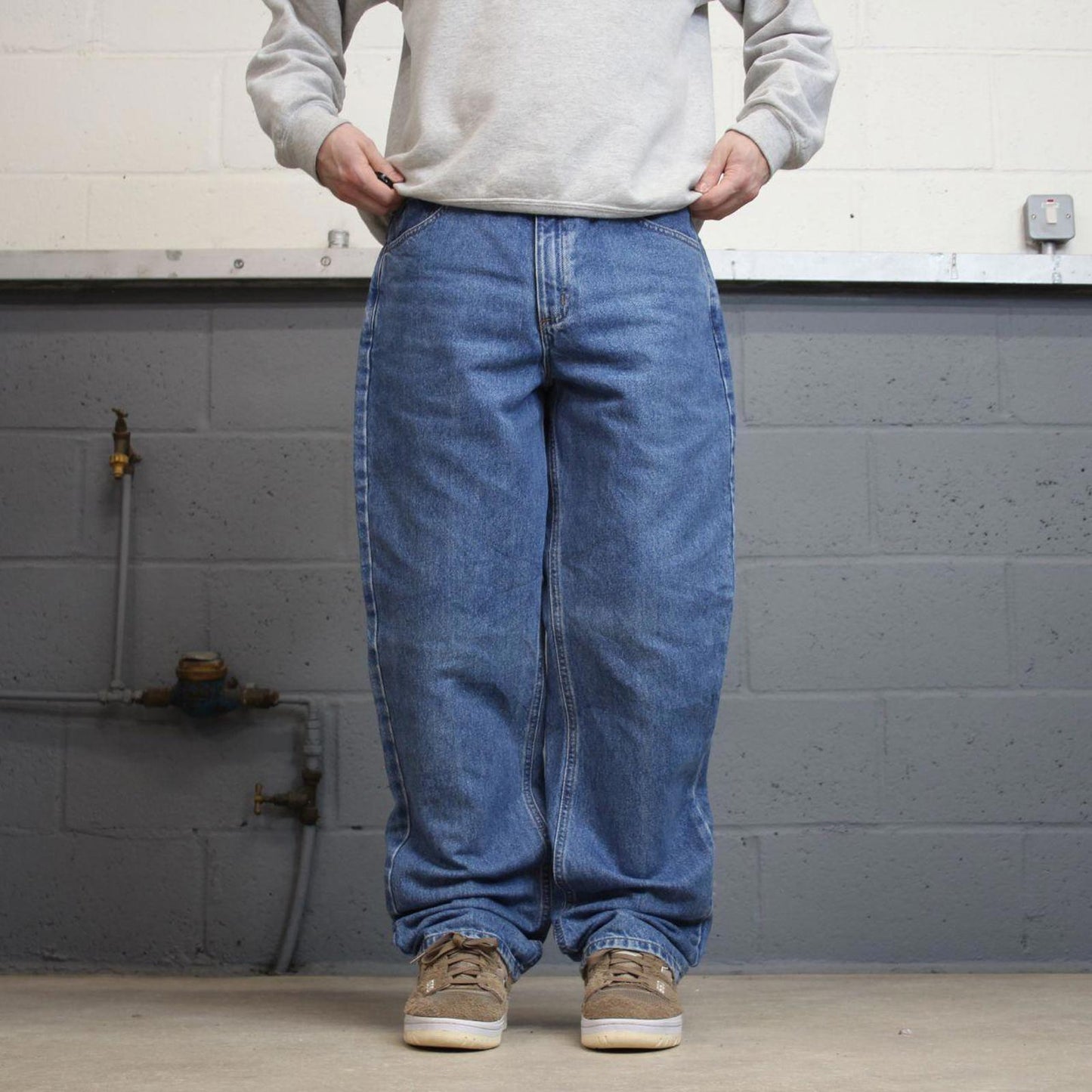 Vintage Carhartt jeans 90s skater style W36L32 blue denim 5 pocket workwear jeans