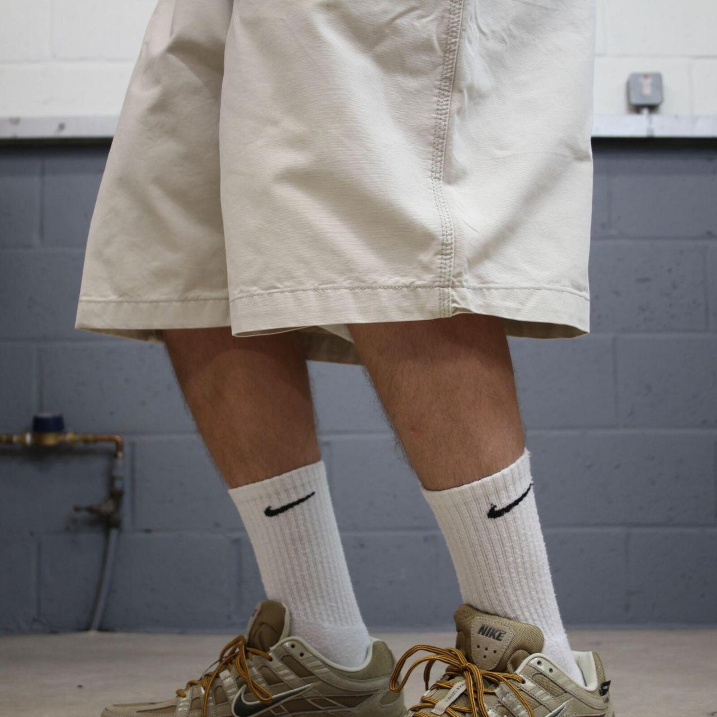 Carhartt baggy shorts carpenter loose beige Relaxed fit canvasy skater style cargo work shorts