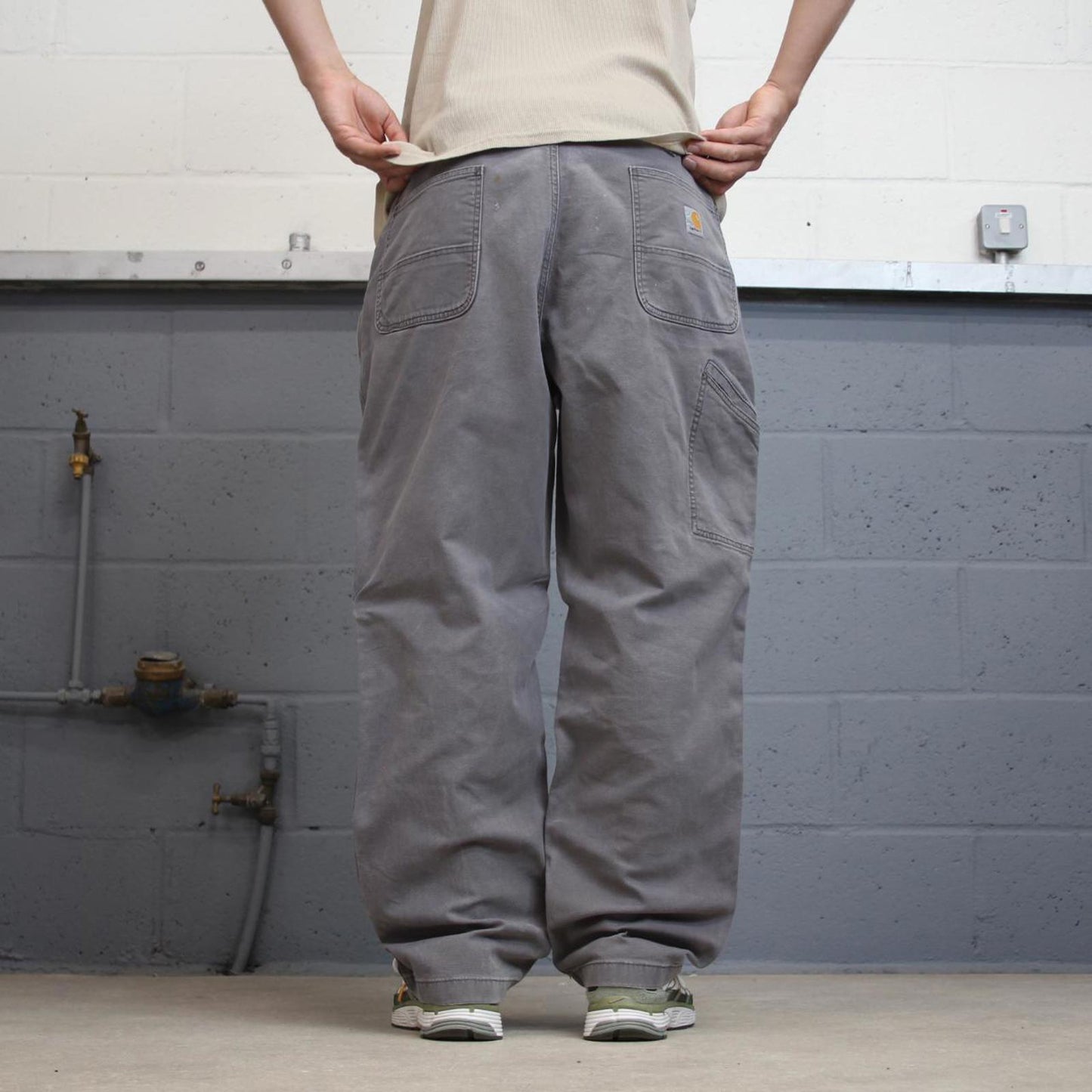 Grey Carhartt carpenter pants W42L30