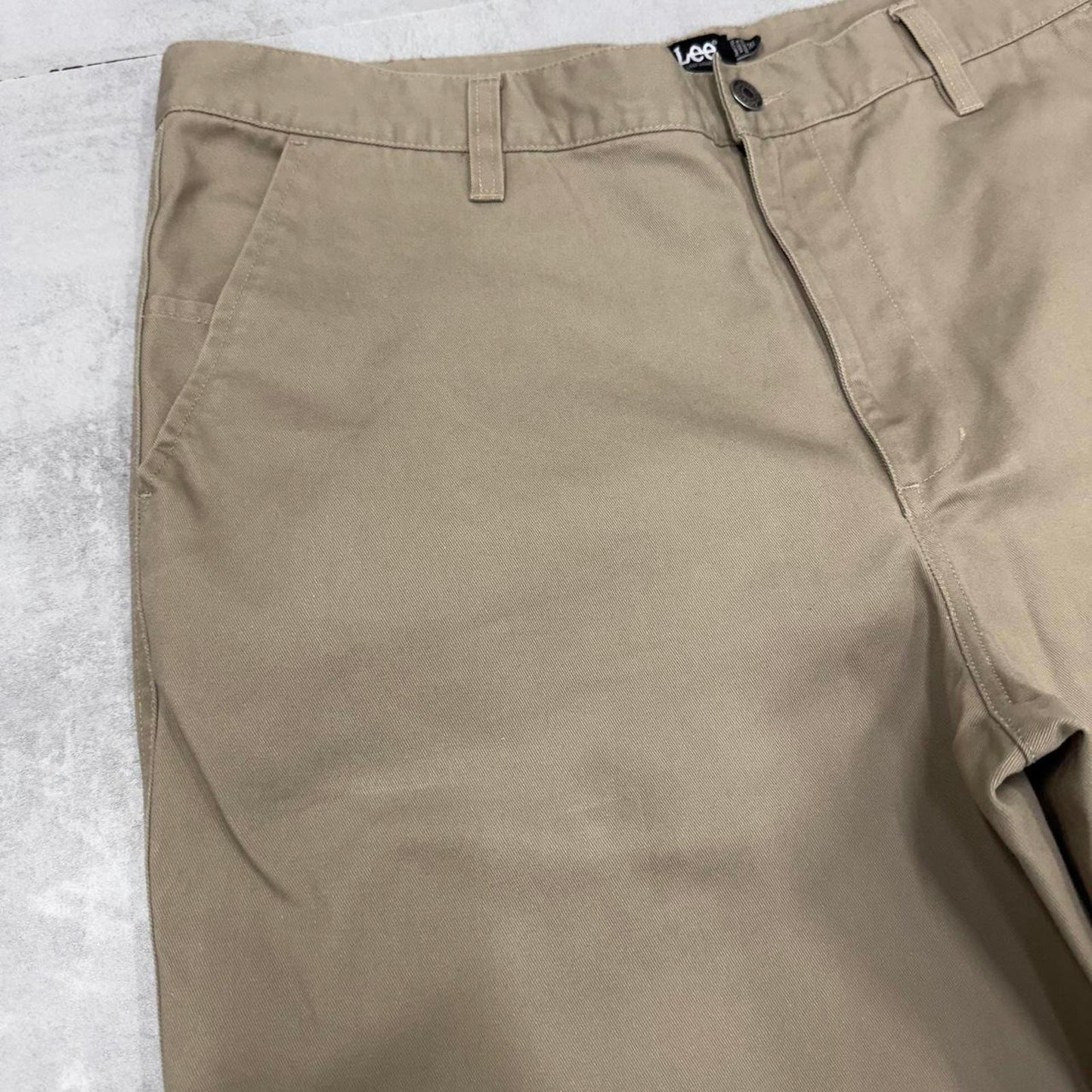 Mens Lee shorts W38