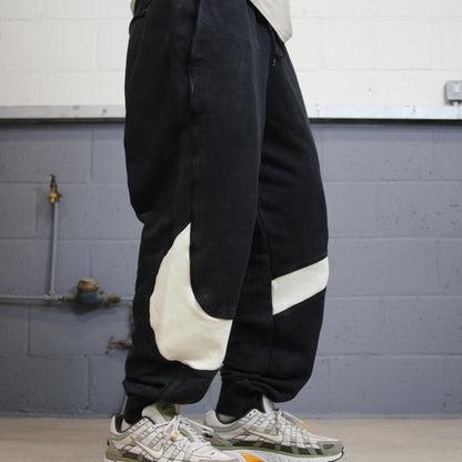 Black baggy Nike joggers L y2k style sportswear track pants loose fit