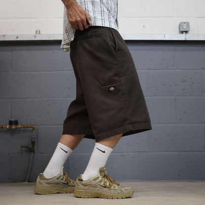 Dickies baggy chino shorts carpenter brown Loose long leg skater / surf shorts festival