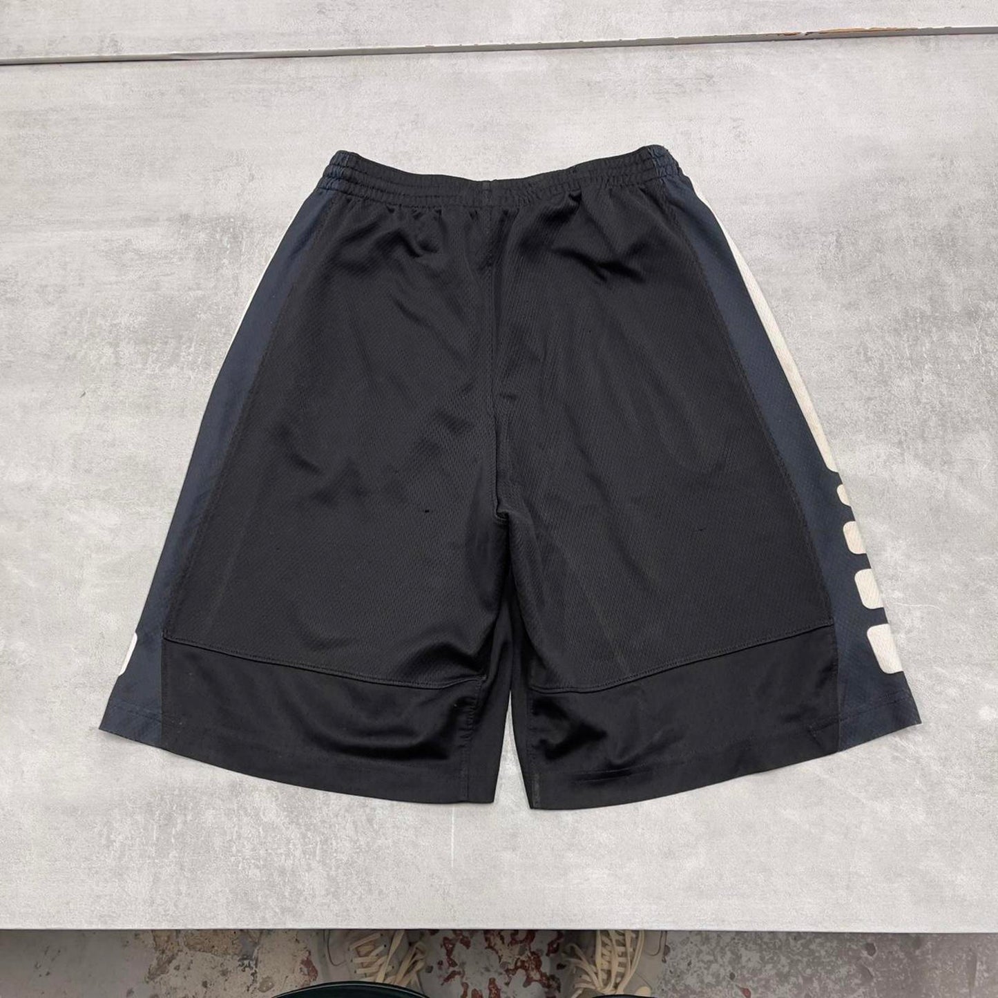 Loose Nike Y2K sports shorts S