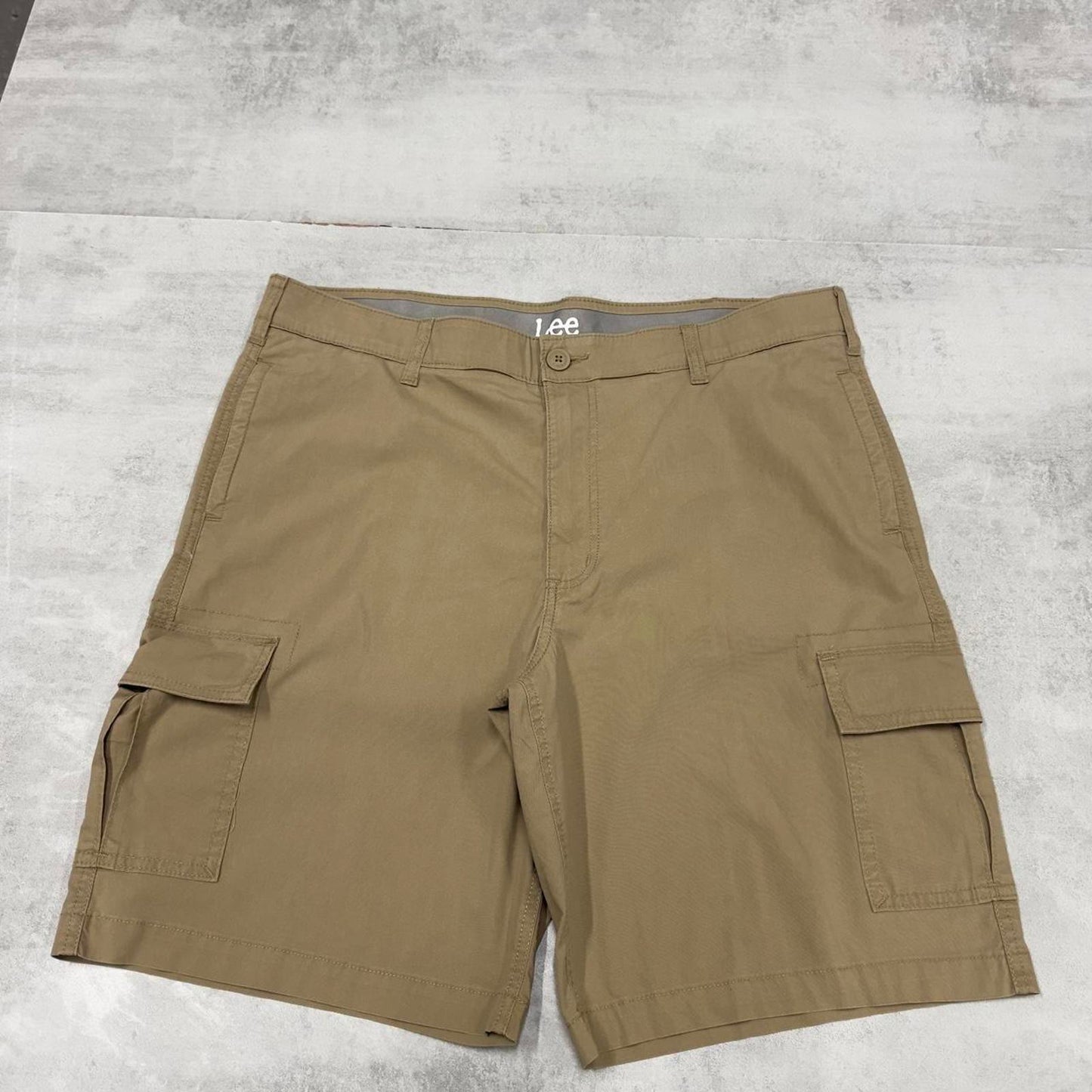 Mens Lee shorts W38
