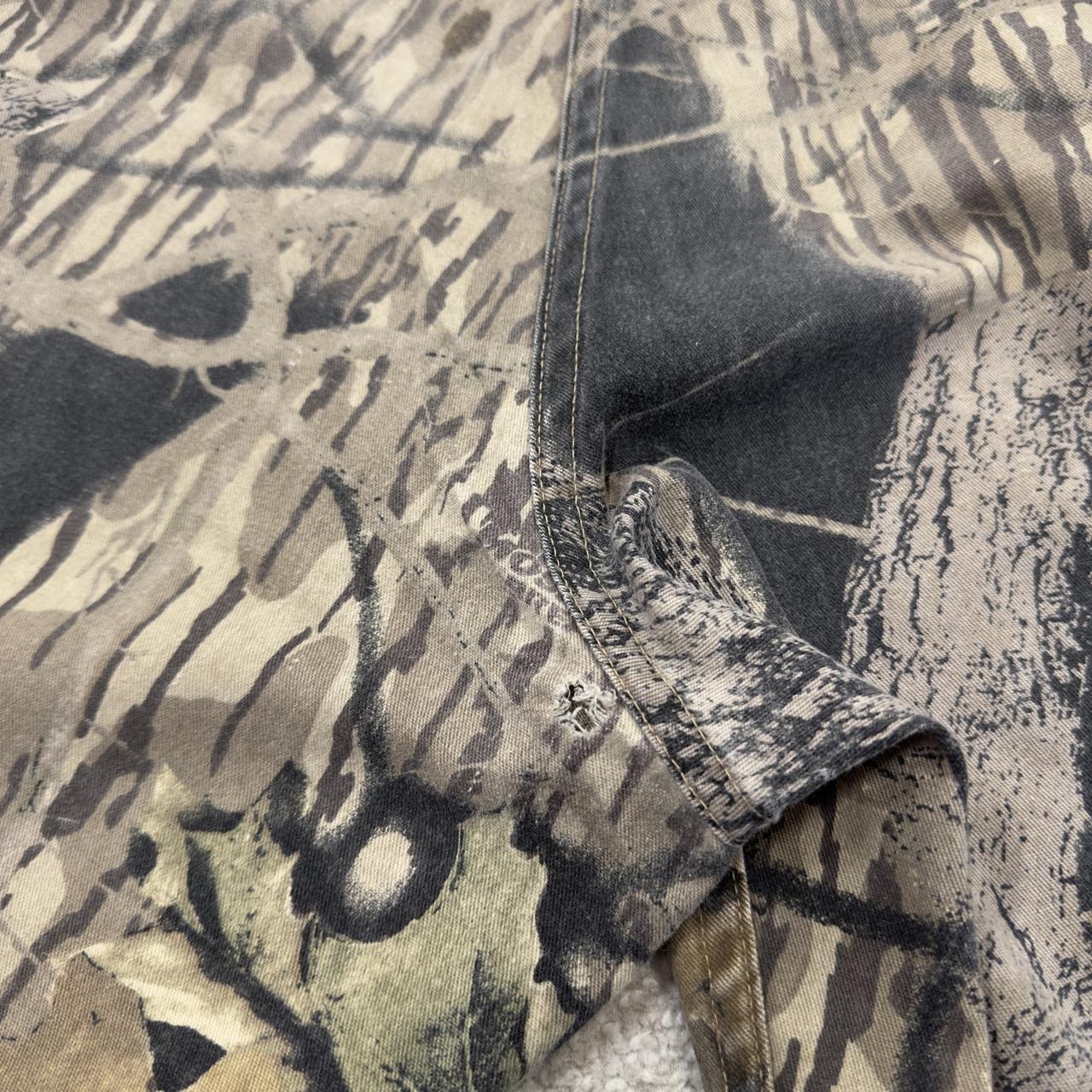 Cabela's camo cargo pants Y2K khaki camouflage pattern loose leg outdoors hunting utility trousers