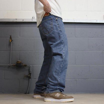 Blue Levis 505 jeans W34L32 blue straight leg y2k style pants red tab logo