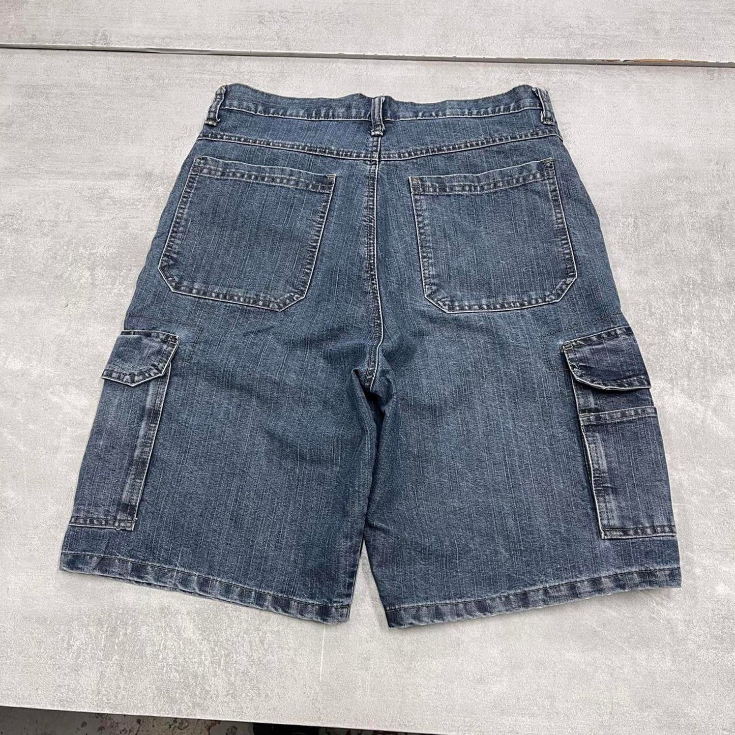 Mens baggy Wrangler cargo jorts W32