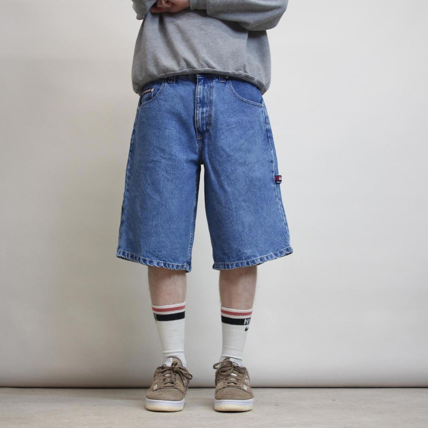 Baggy Jordache carpenter jorts W33