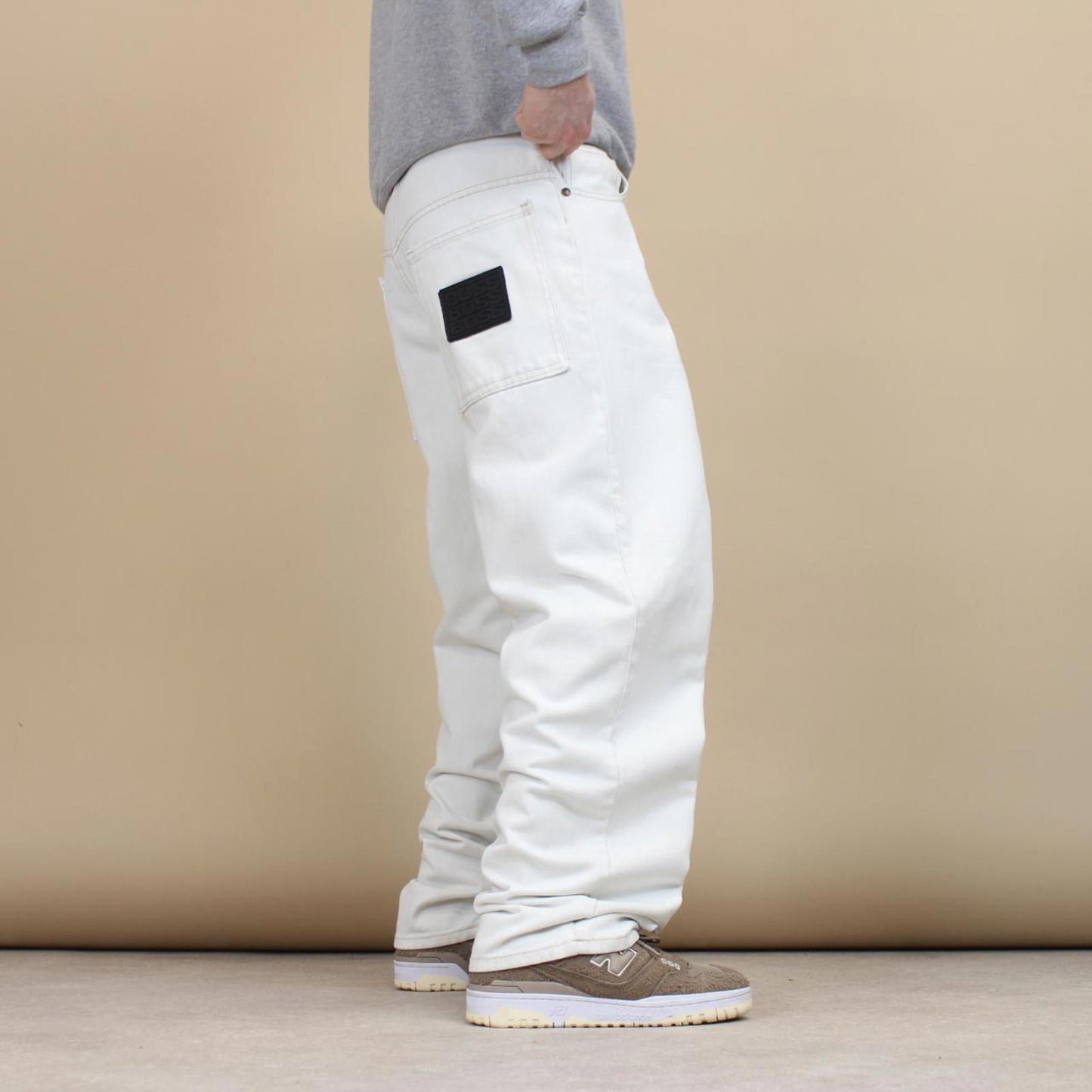 White vintage BOSS jeans W32 L33
