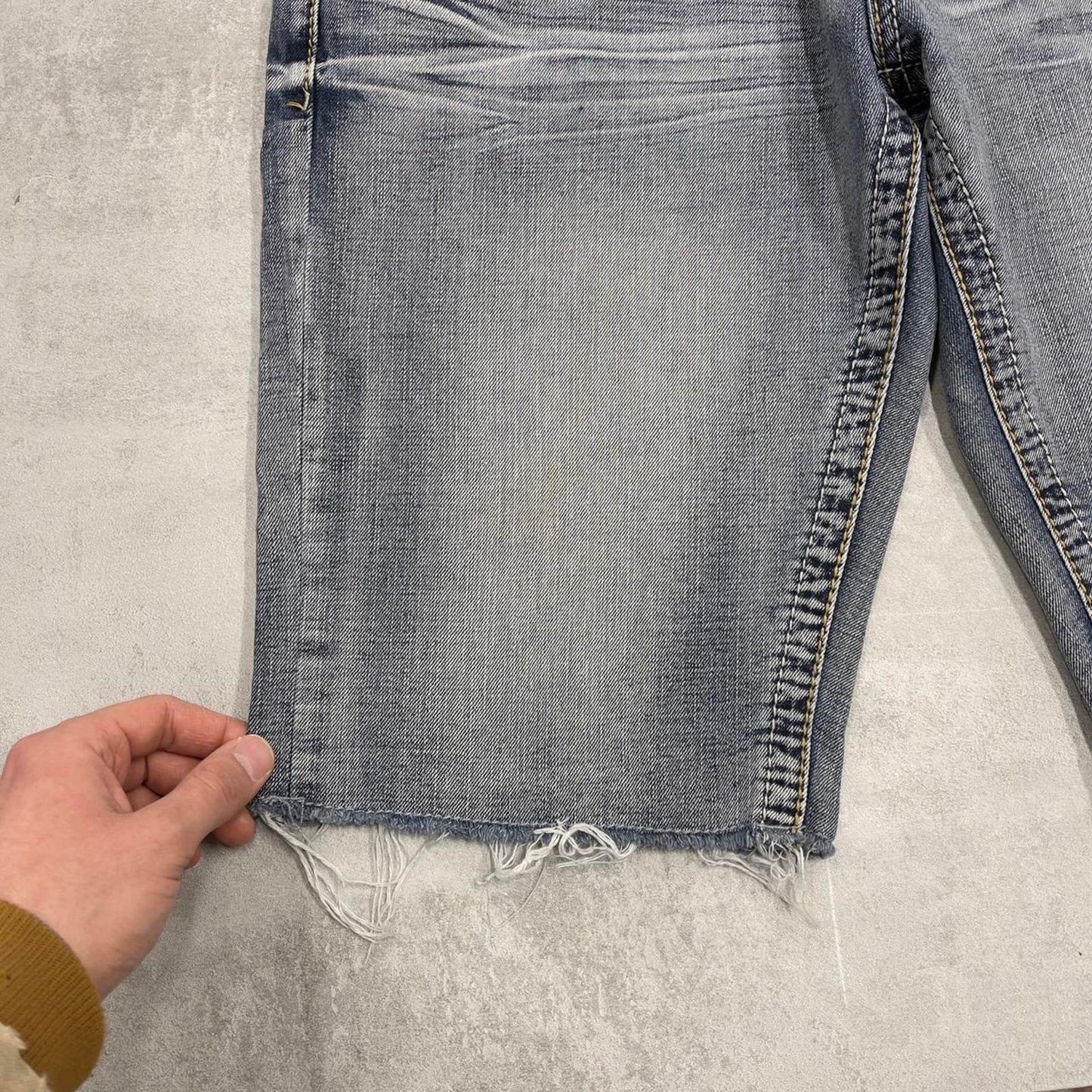 Embroidered denim shorts W36