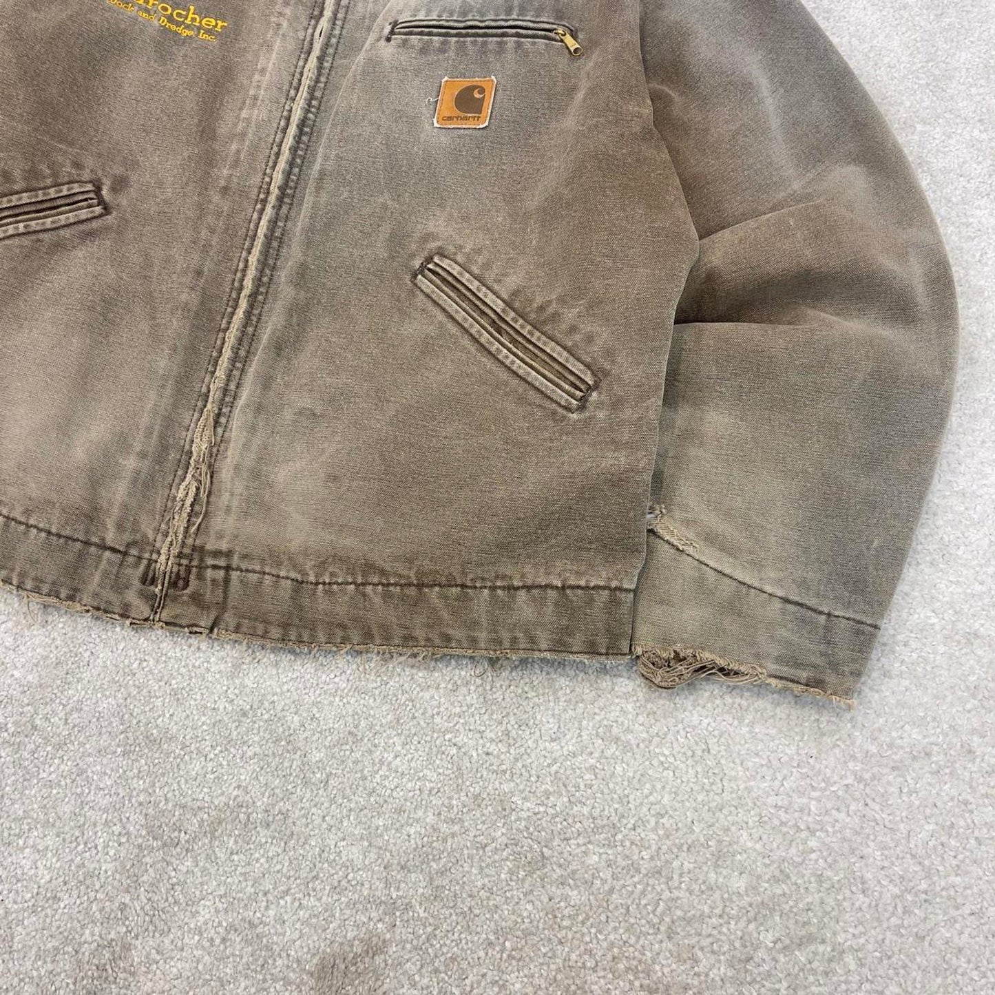 Vintage Carhartt Detroit jacket brown technical boxy cropped fit chore coat checkered blanket lining