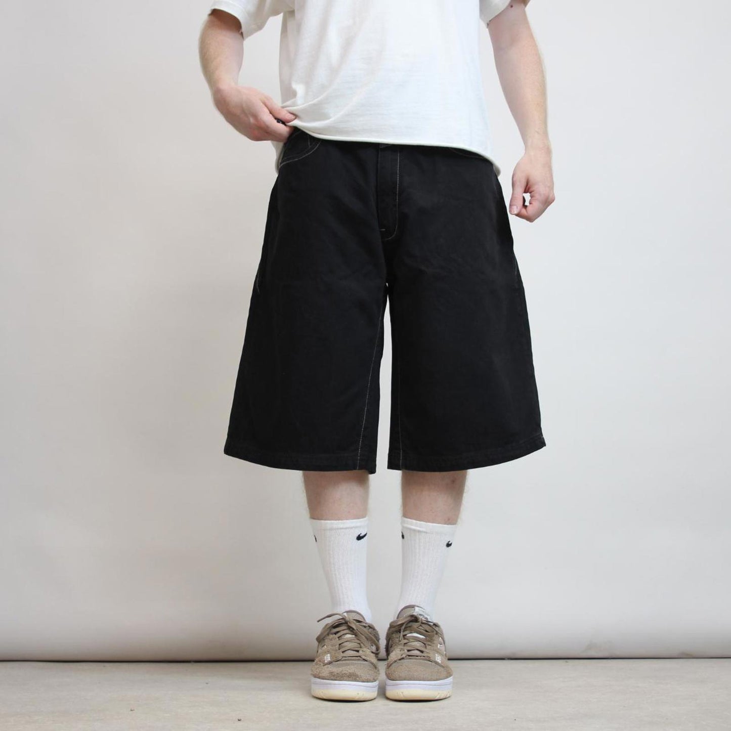 Baggy black Akademiks embroidered jorts W36 wide leg denim embroidered design skater style shorts