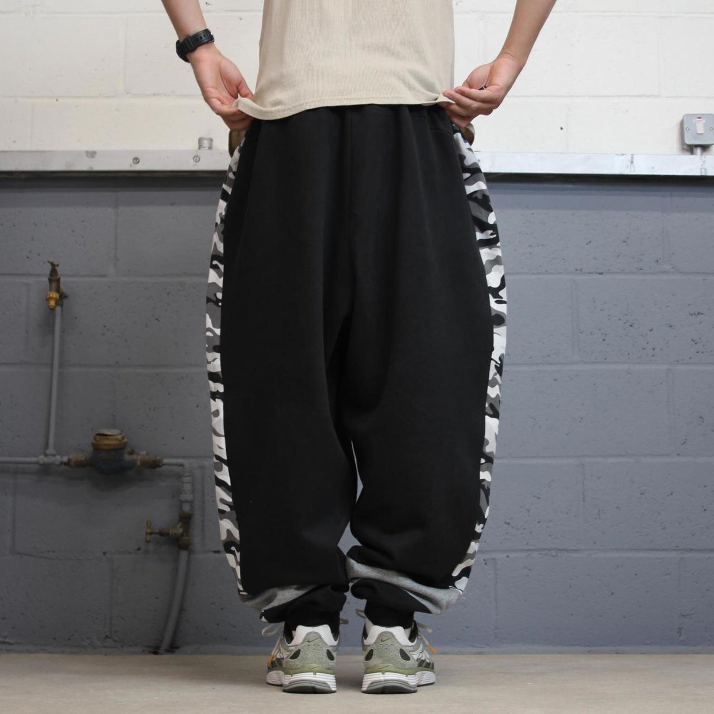 Baggy black Puma joggers 4XL y2k style sportswear track pants loose fit