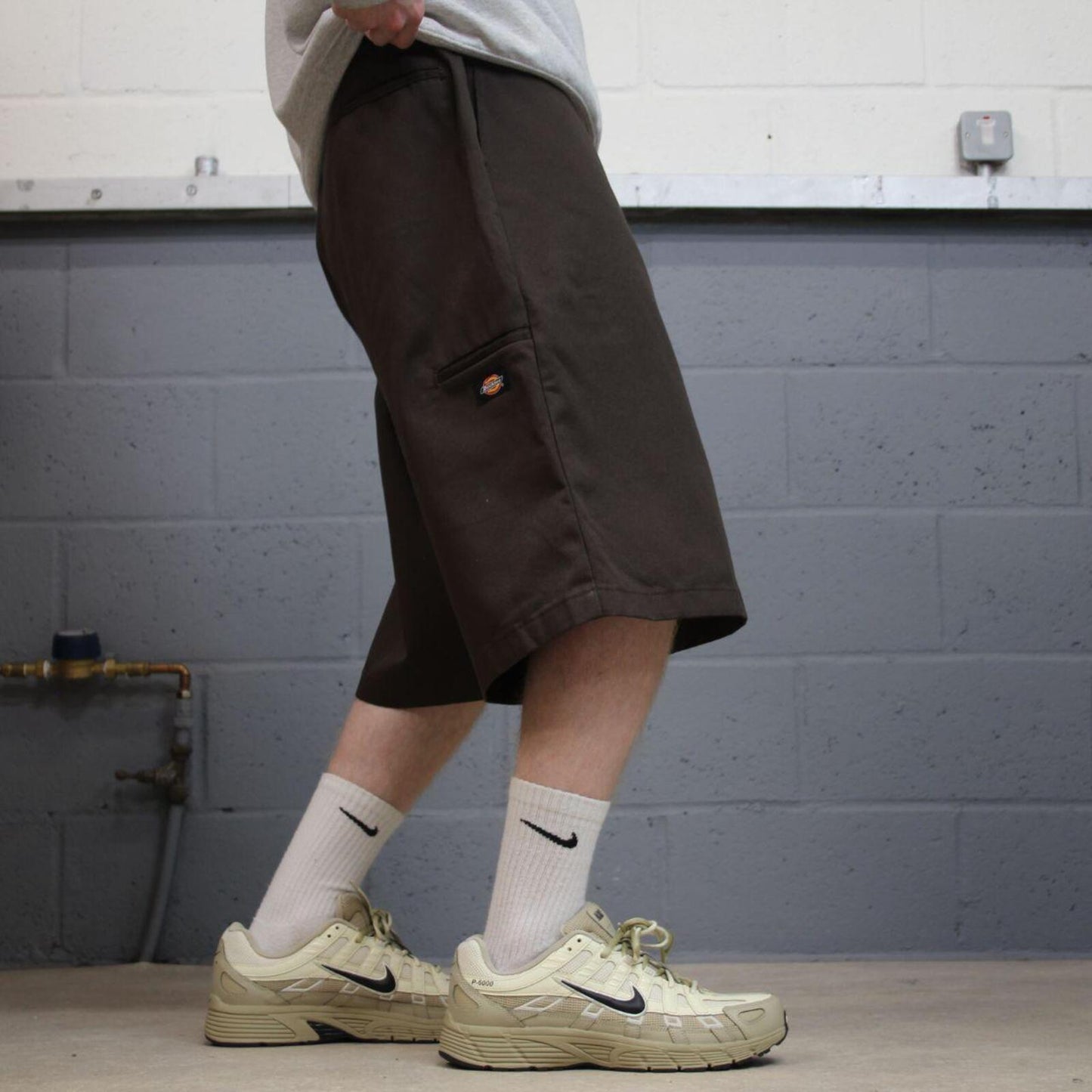 Baggy Dickies carpenter shorts brown Twill chino skater style shorts wide long leg