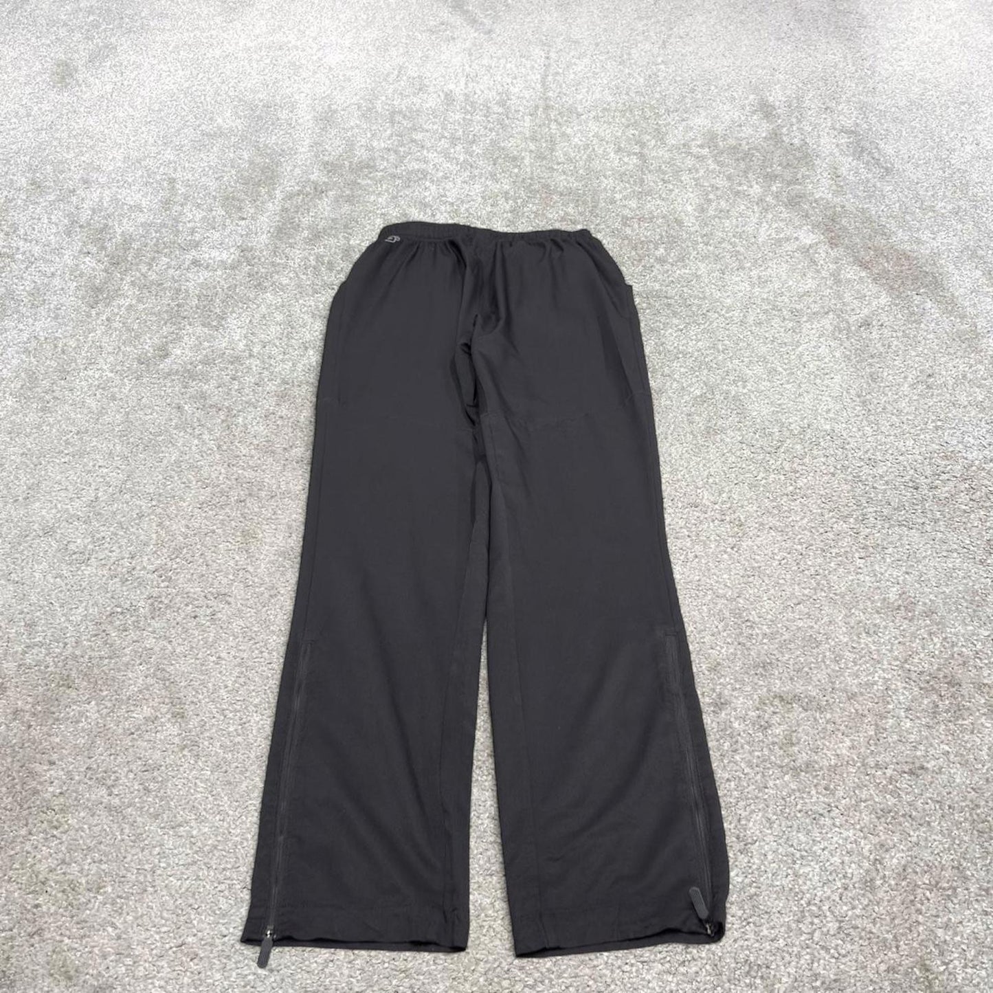 Puma gym trackies medium y2k style slim joggers print logo sportswear pants