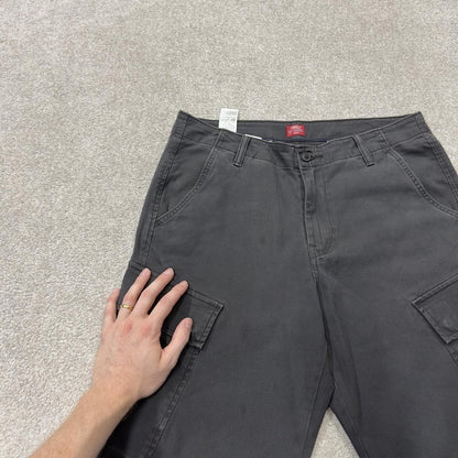 Levi’s cargo pants y2k W32L30 grey Straight leg utility skater style pants