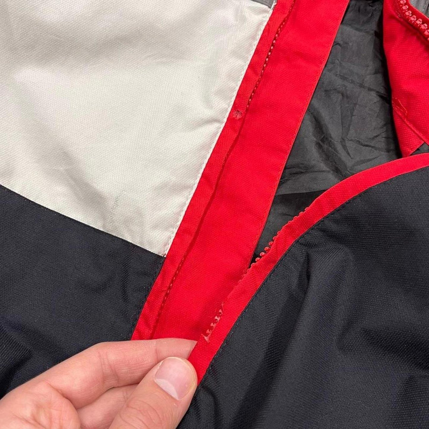 00s Quiksilver technical ski jacket L men's y2k style hooded winter snow boarding coat hooded