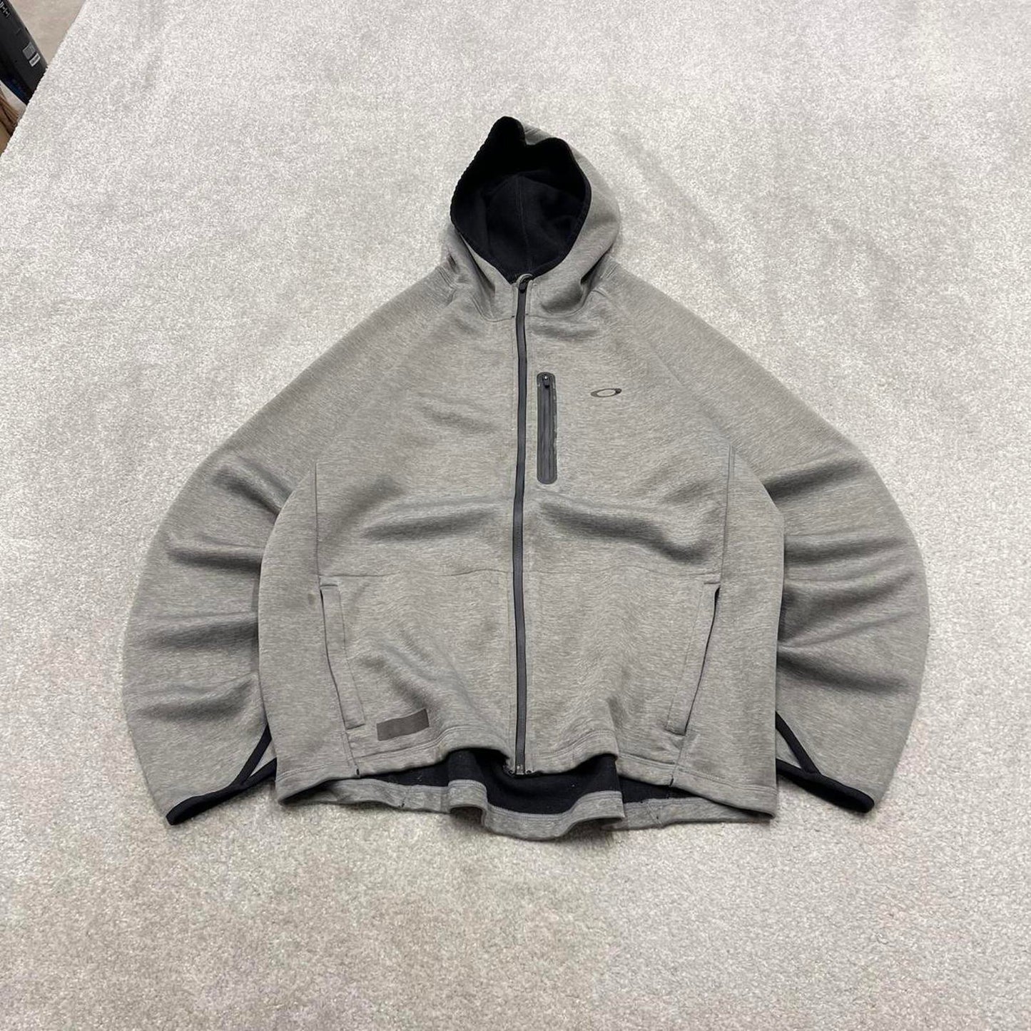 00s Oakley technical hoodie XL men's y2k style grey lightweight hooded performance tech top