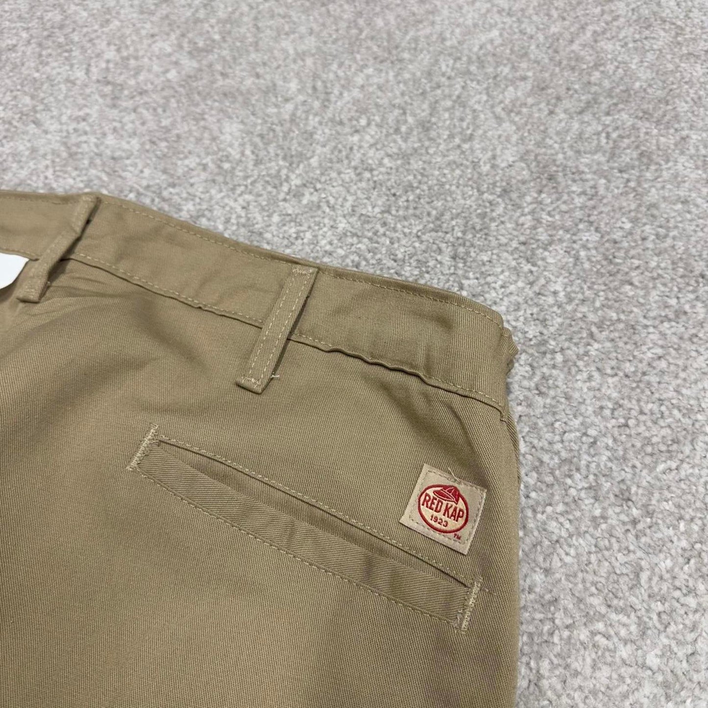 Vintage y2k baggy work pants loose beige Loosehino style skate trousers Red Kap workwear patch logo