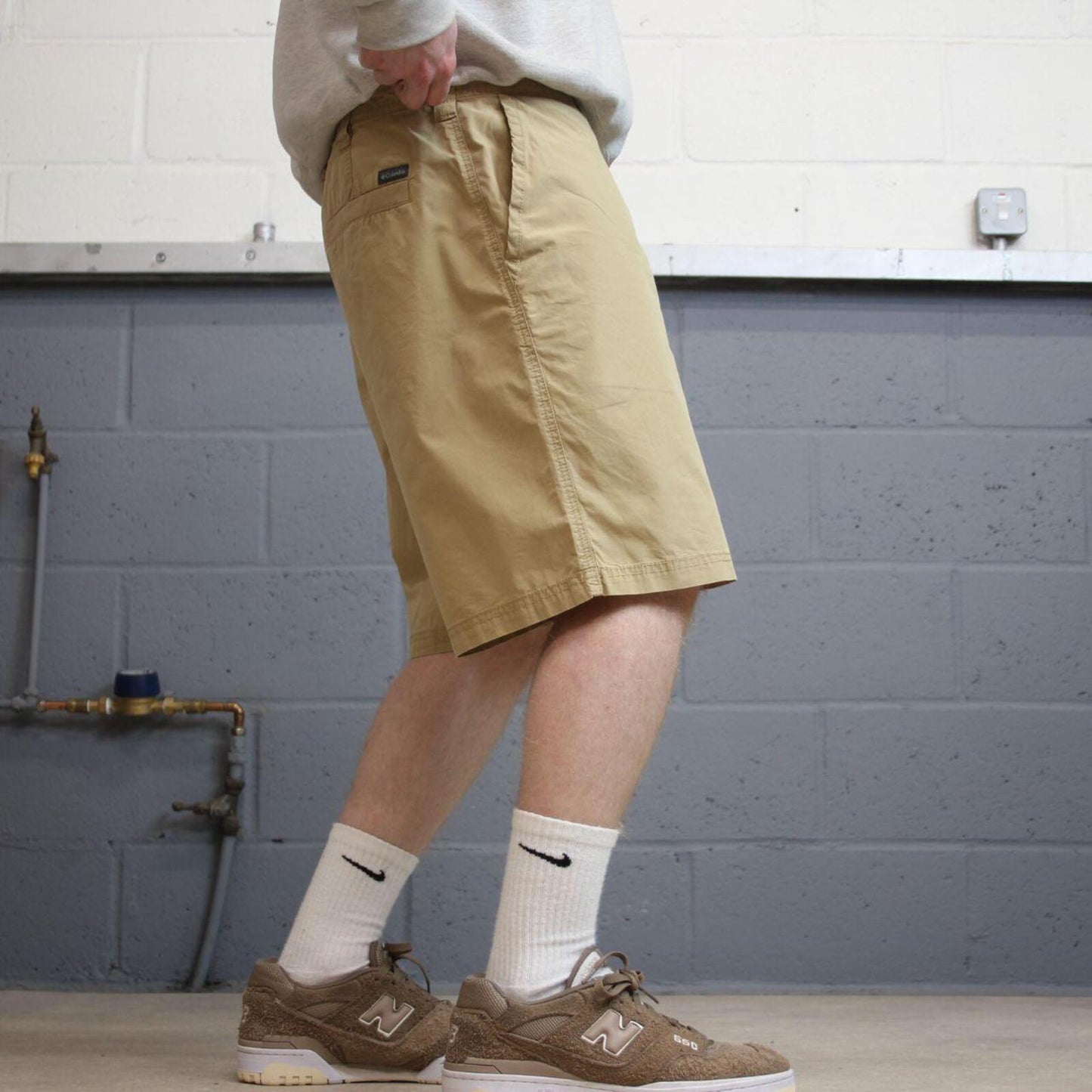 Columbia technical hiking shorts khaki Lightweight chino style summer shorts