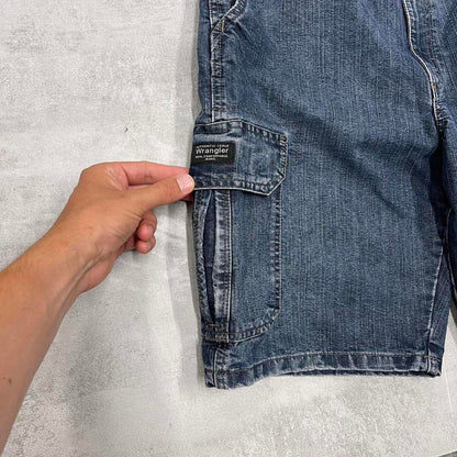 Mens baggy Wrangler cargo jorts W32