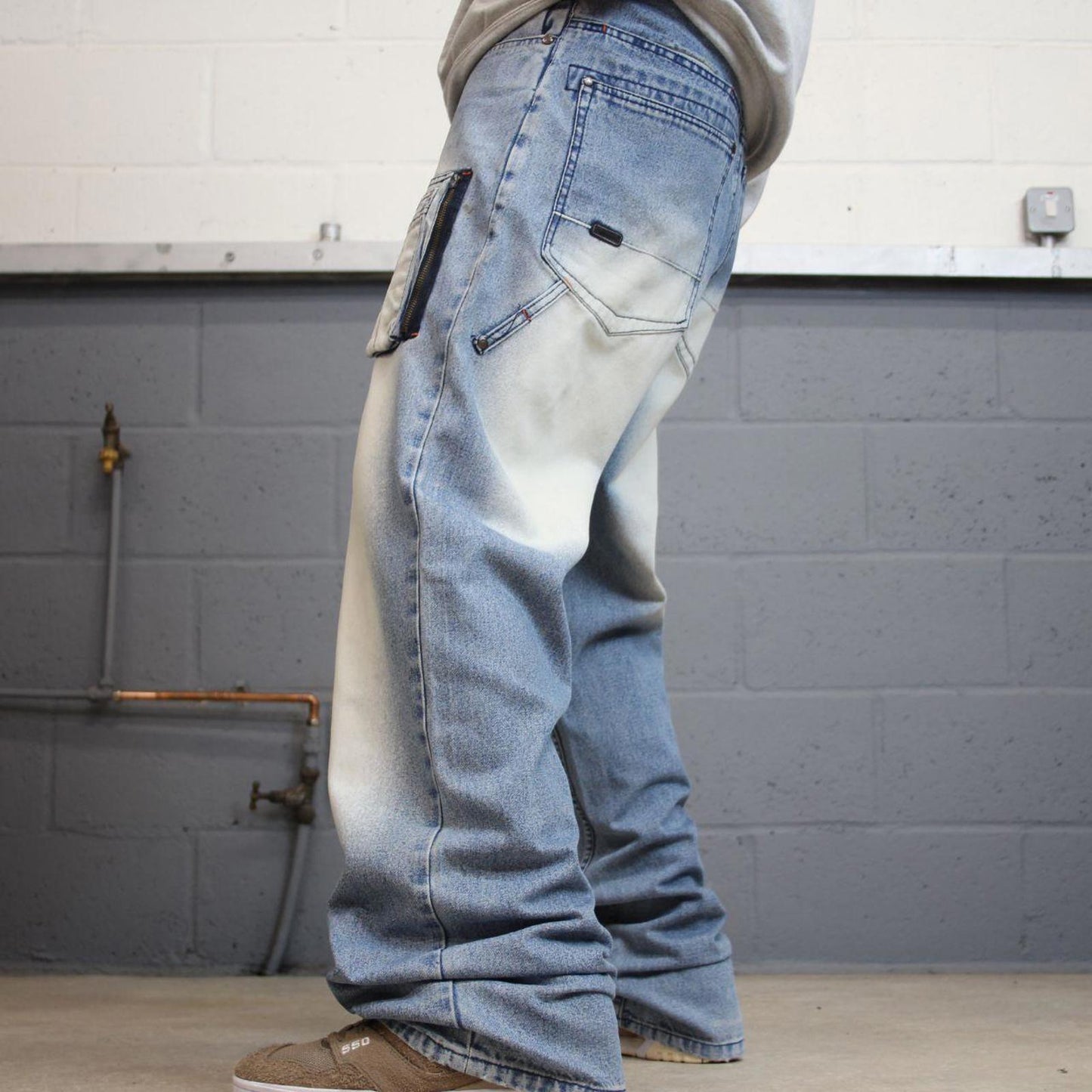 90s y2k baggy Akademiks jeans W32L34 loose wide leg blue denim skater style pants casual wear autumn