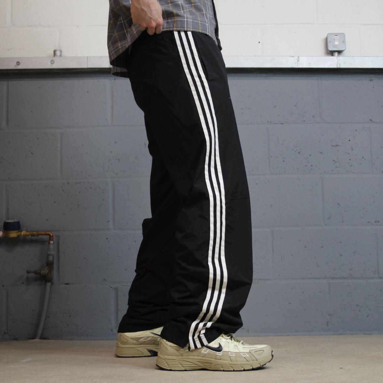 Y2K Adidas tracksuit bottoms loose leg black M Loose lined side stripe embroidered logo track pants