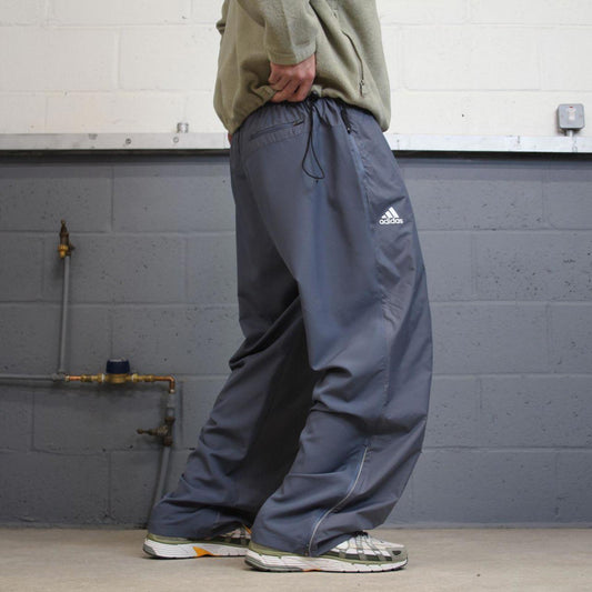 00s baggy Adidas tracksuit bottoms 2XL loose trackies y2k style joggers lightweight track pants