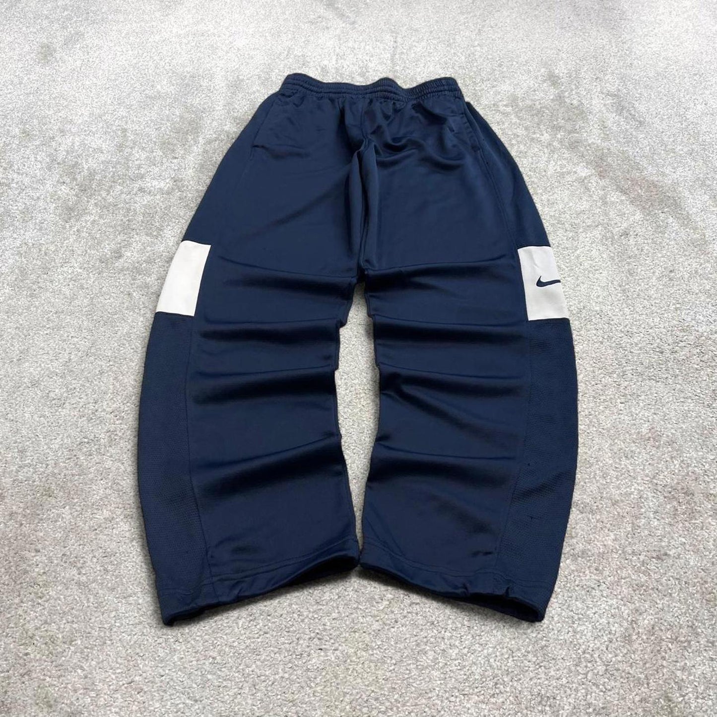 Navy loose Nike trackies M y2k vintage style joggers Swoosh logo track pants
