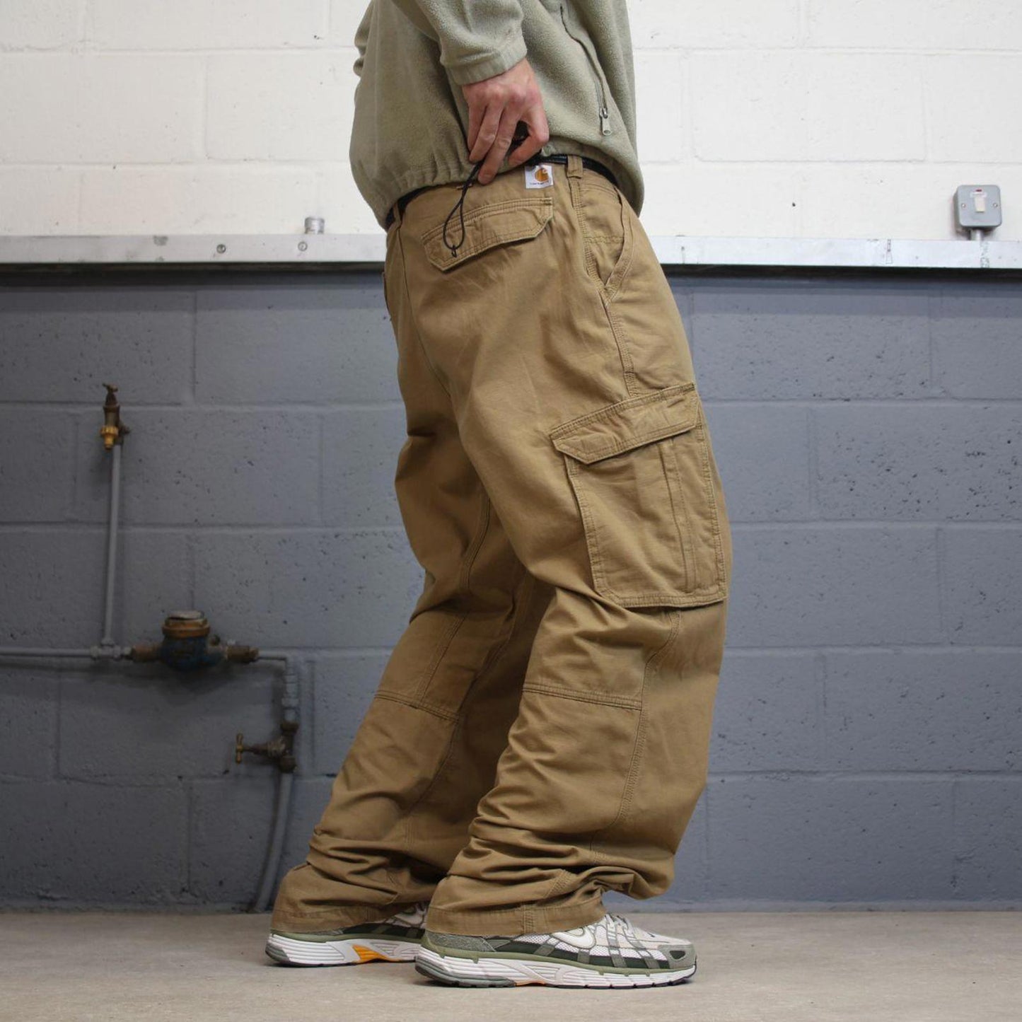 Vintage Carhartt cargo pants khaki 90s skater style W40L32 loose leg carpenters