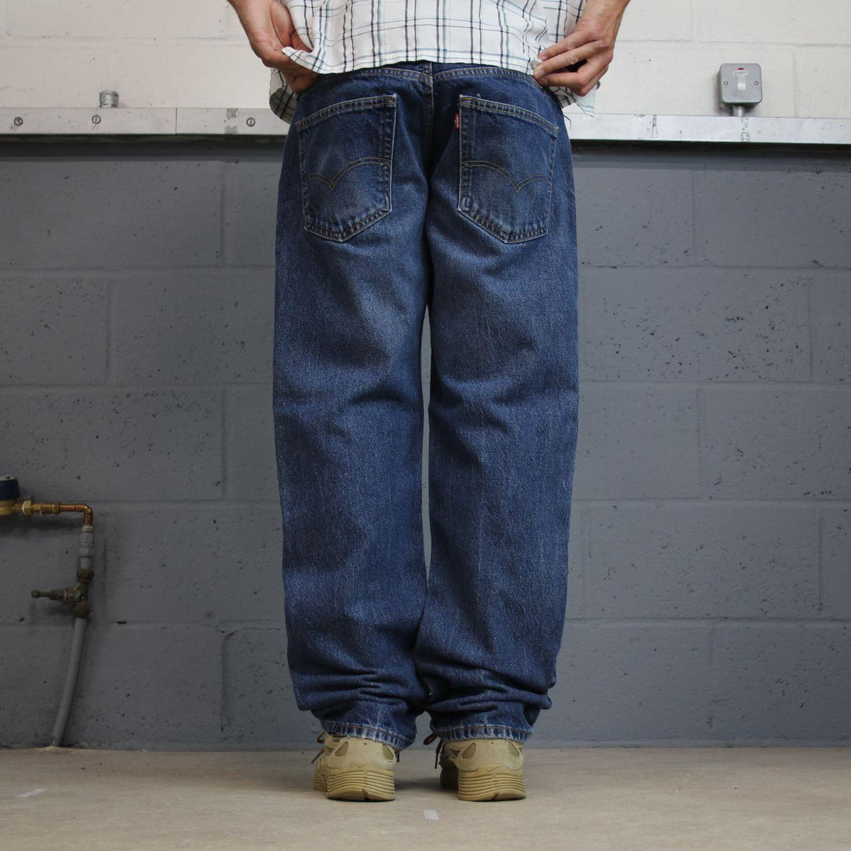 Levi’s 505 jeans Y2K blue denim Levi’s loose straight leg 2000s style pants red tab logo