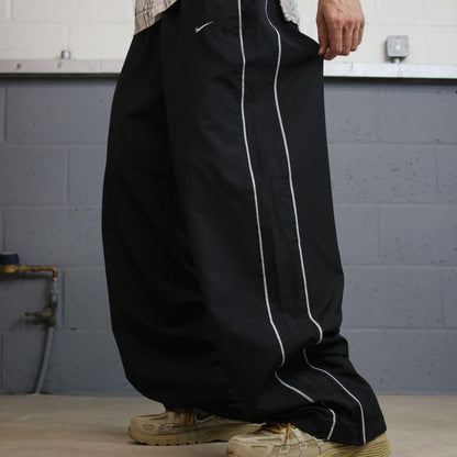 Y2K baggy Nike tracksuit bottoms black wide leg XXL Mesh lining drawstring waist swoosh logo