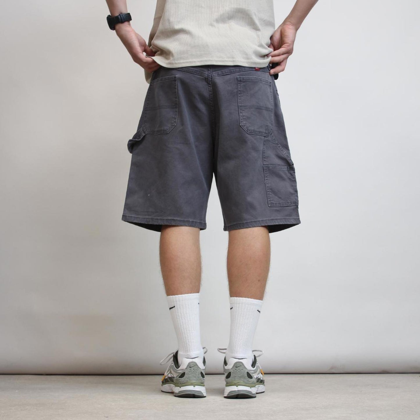 Mens baggy Wrangler carpenter jorts W38