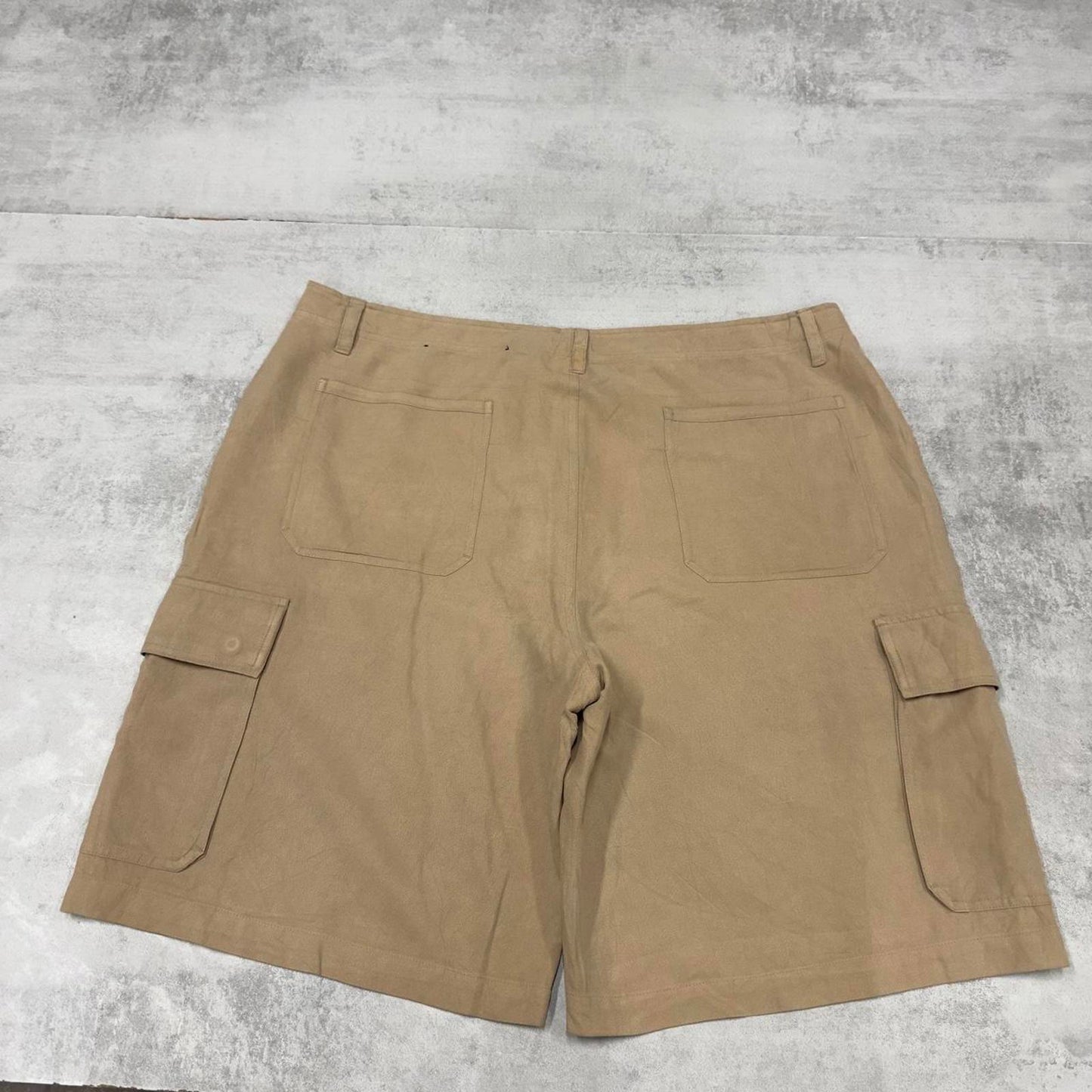 Baggy Tan IZOD cargo shorts W38