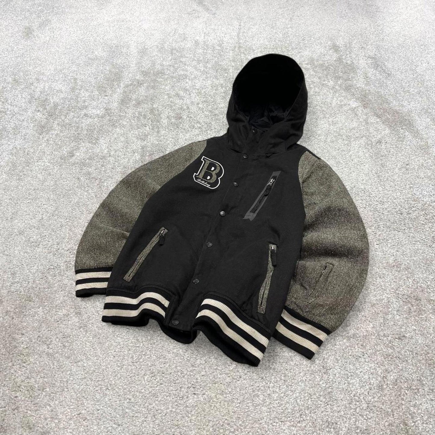 00s Billabong technical ski jacket M women's y2k varsity style hooded snow boarding coat winter