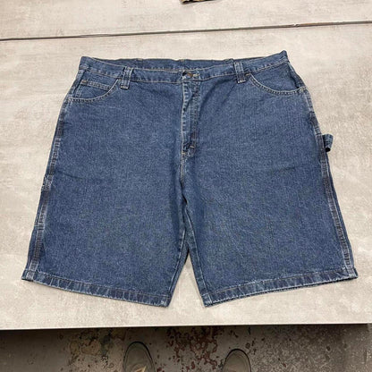 Mens baggy Wrangler carpenter jorts W42