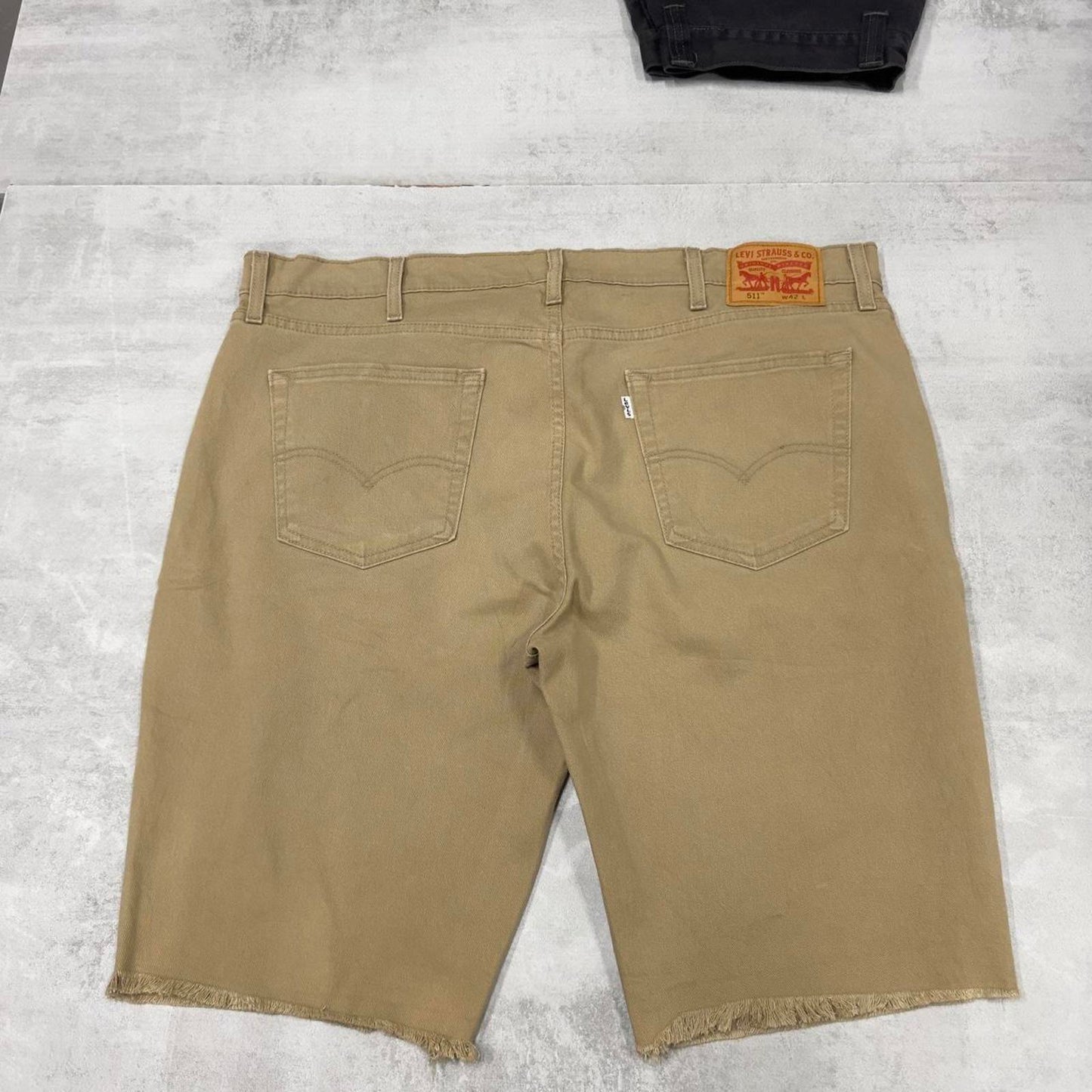 Mens Levi’s jorts W42