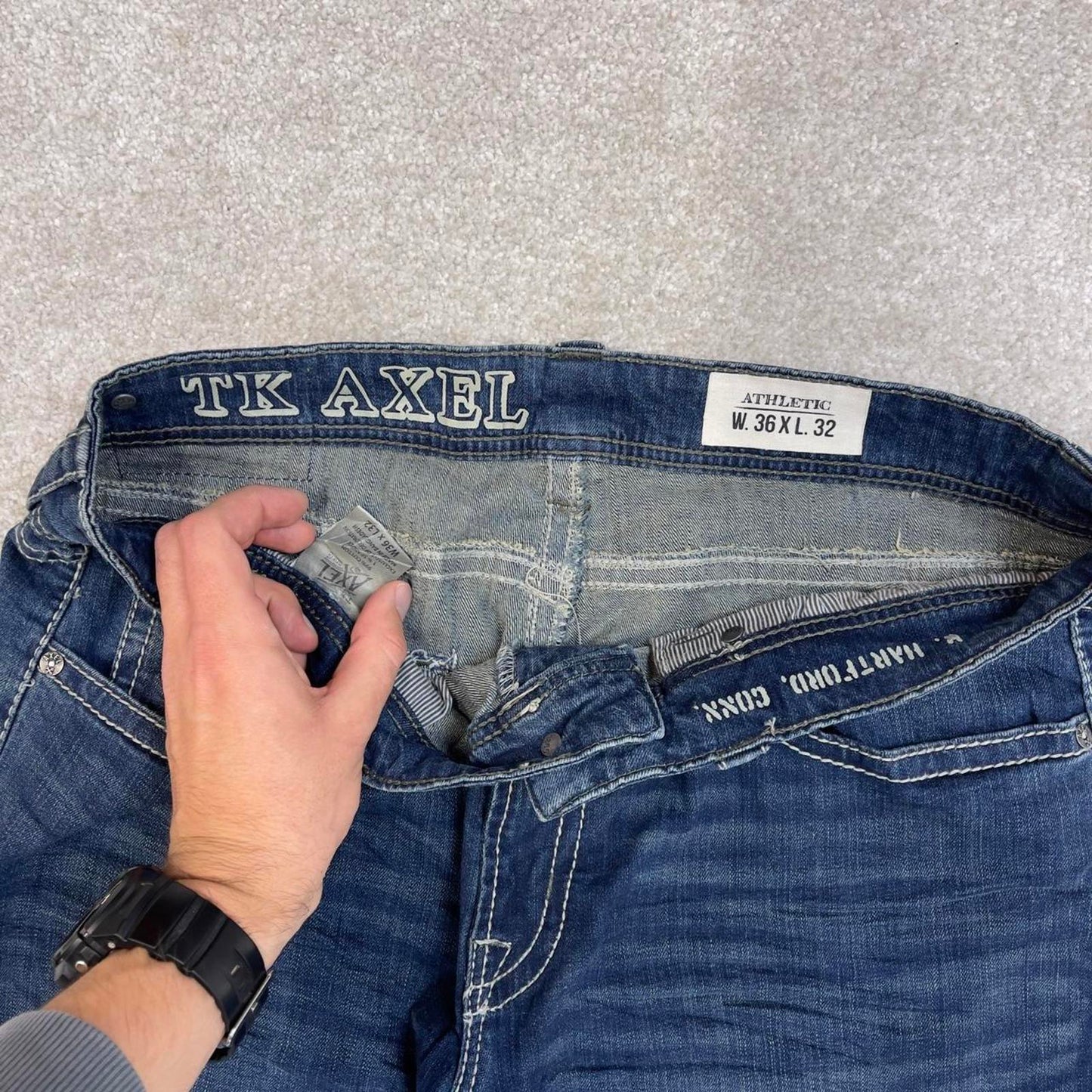 Blue TK Axel jeans W36L32 loose athletic y2k 00s style jeans embroidered stitch detail