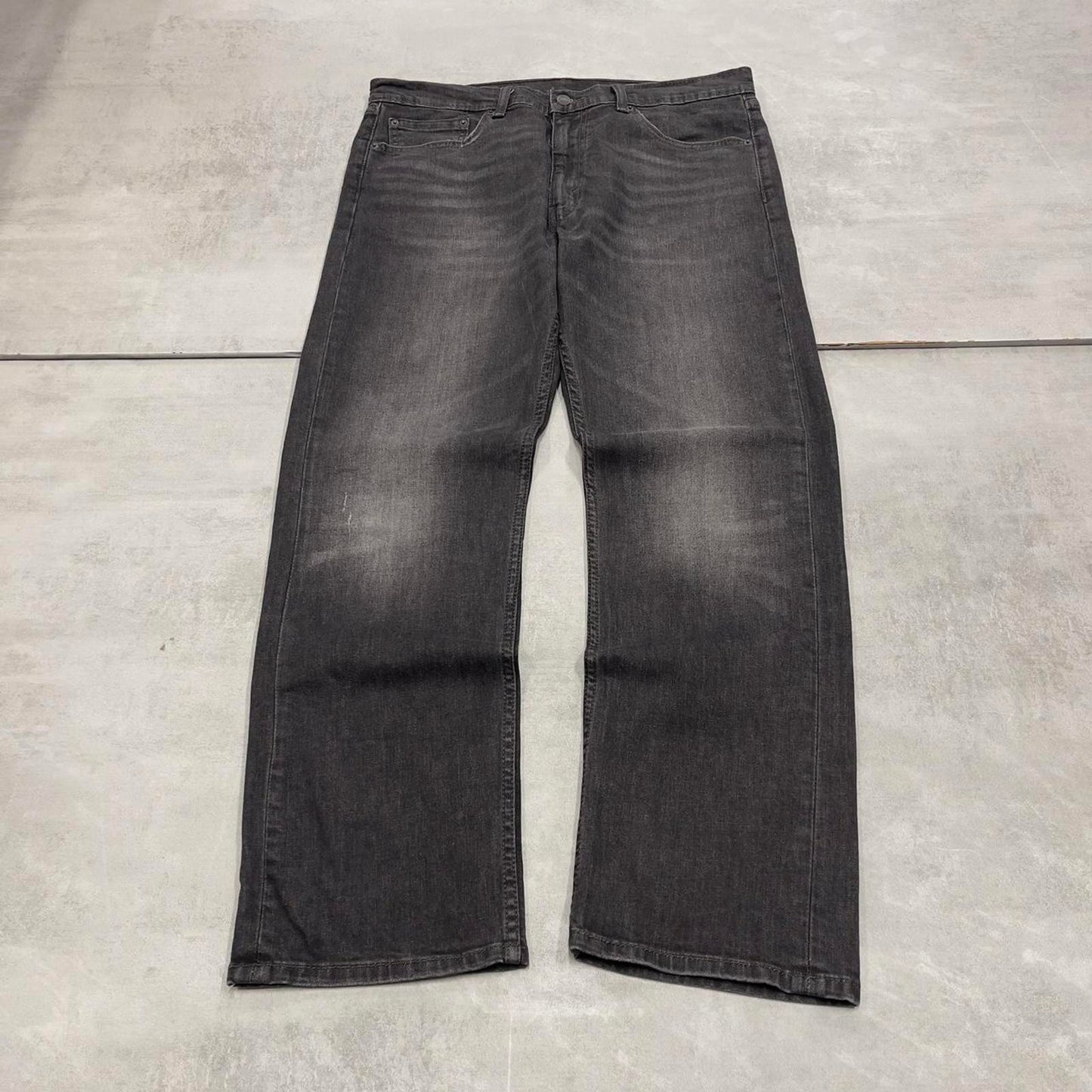 Vintage Black Levi's 505 jeans W36L32 loose denim 90s style jeans red tab logo